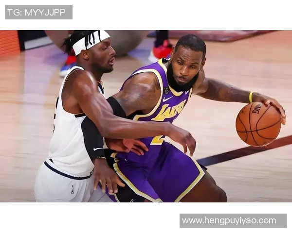 今天热火与湖人激战正酣NBA赛场精彩对决引发球迷热议